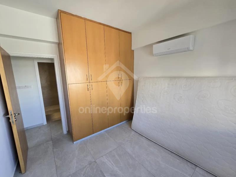 To change image, hover mouse over thumbnails below