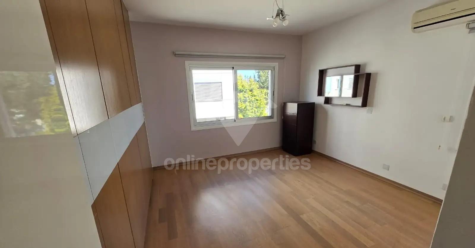 To change image, hover mouse over thumbnails below