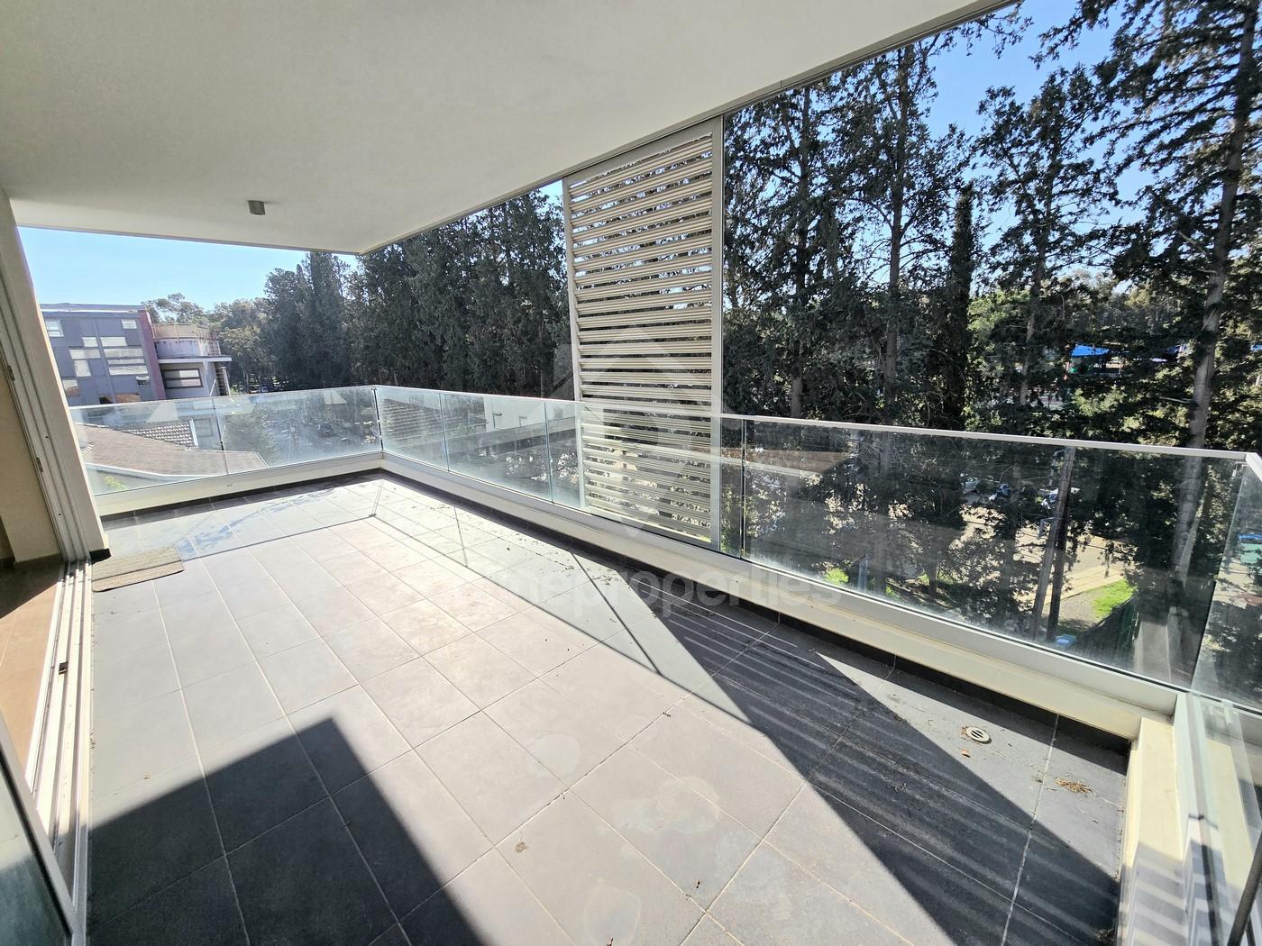 To change image, hover mouse over thumbnails below