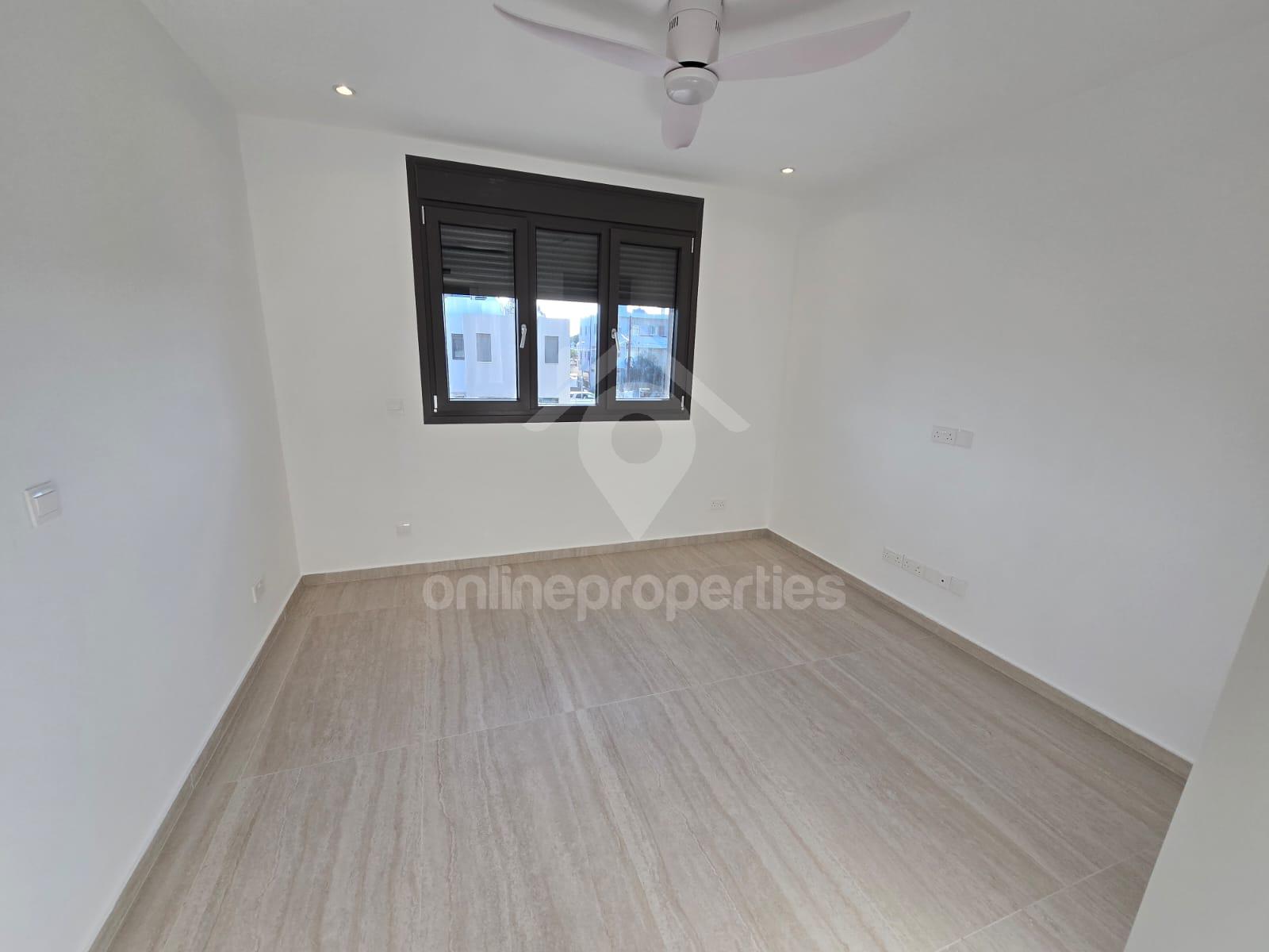 To change image, hover mouse over thumbnails below