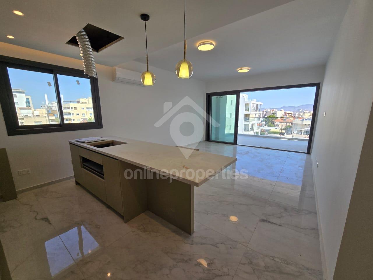 To change image, hover mouse over thumbnails below