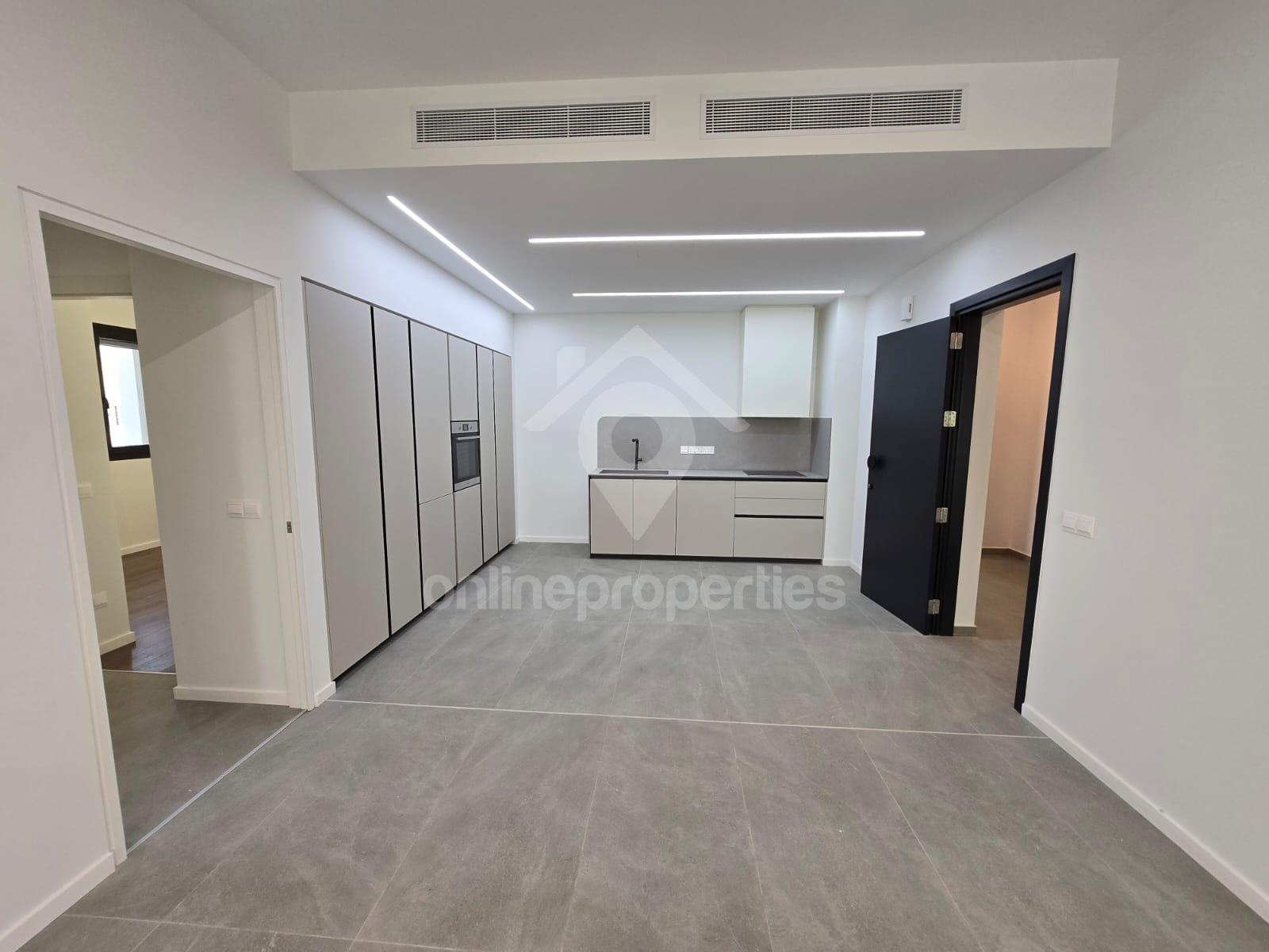 Modern Luxury Living in the Heart of the City-2