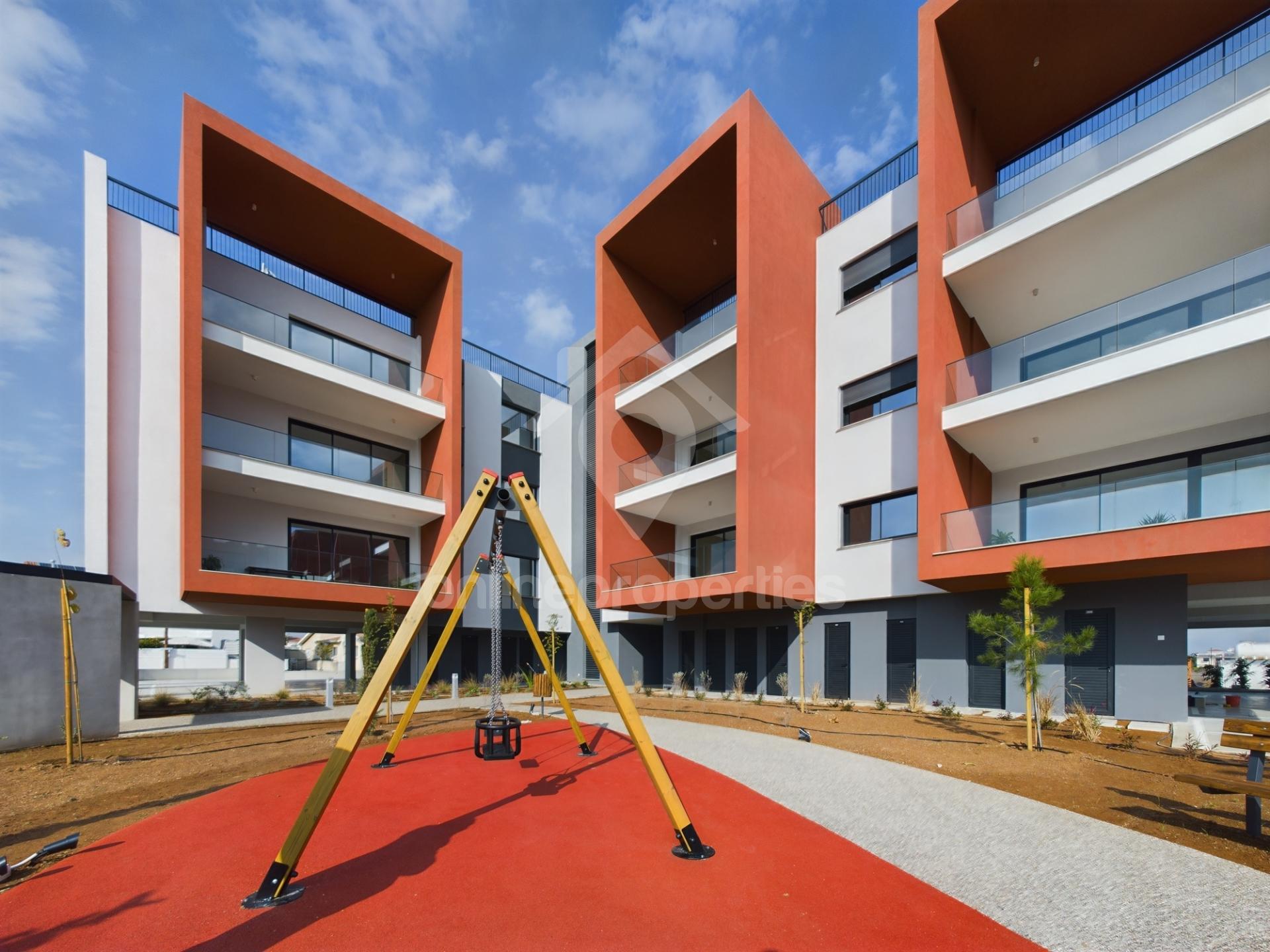 To change image, hover mouse over thumbnails below