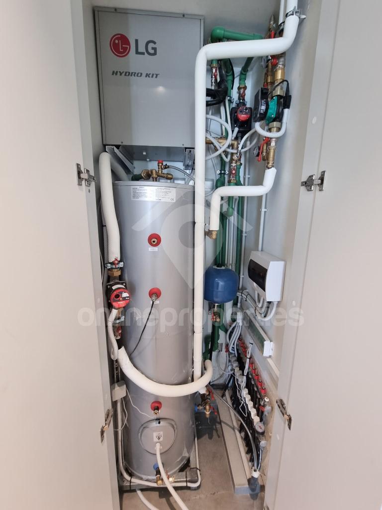 To change image, hover mouse over thumbnails below