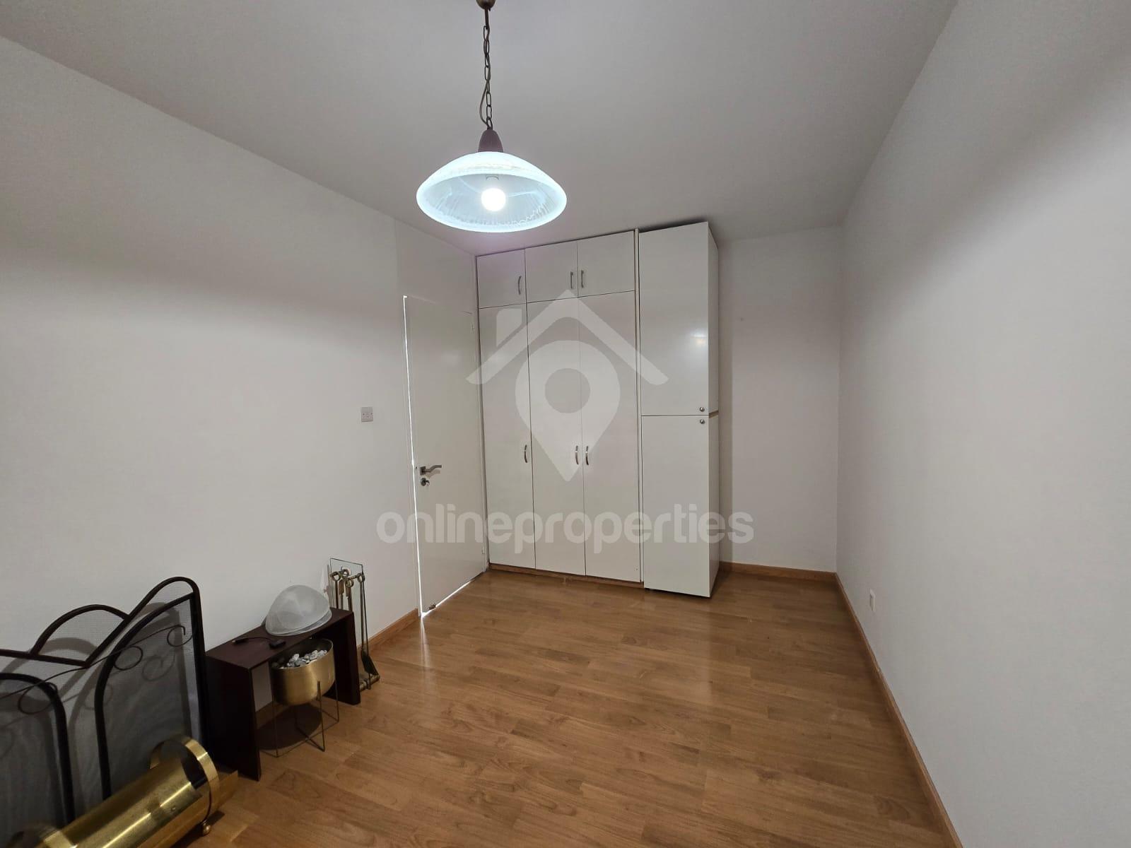 To change image, hover mouse over thumbnails below