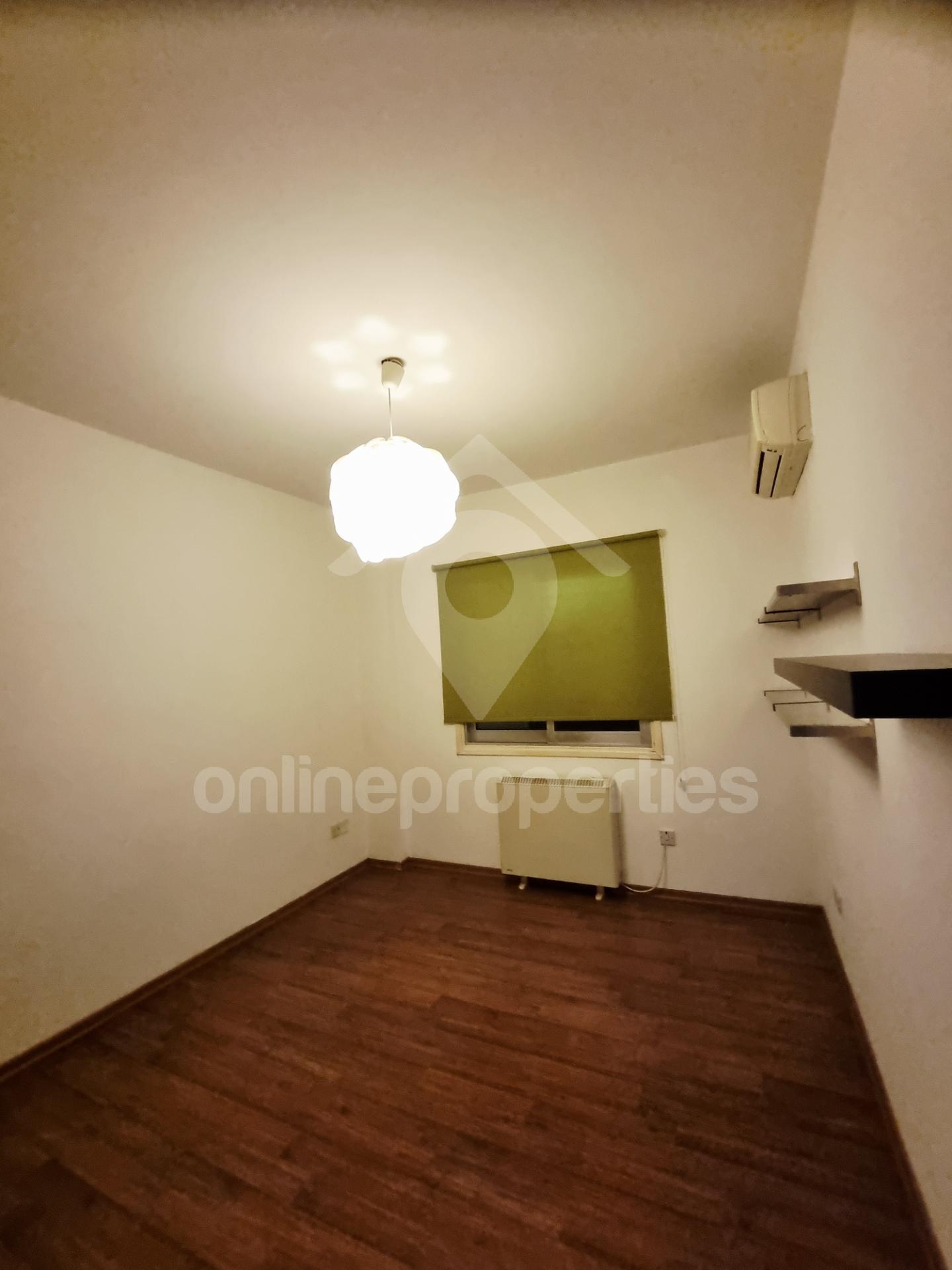 To change image, hover mouse over thumbnails below