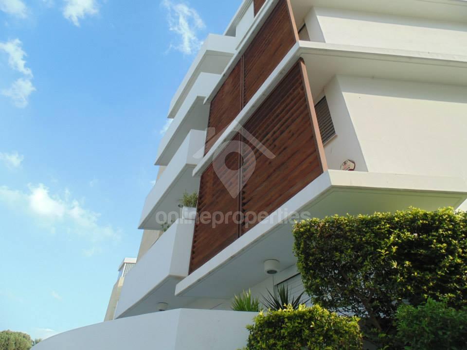 To change image, hover mouse over thumbnails below