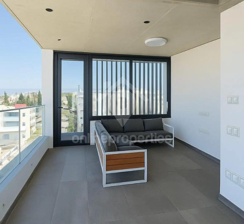 To change image, hover mouse over thumbnails below