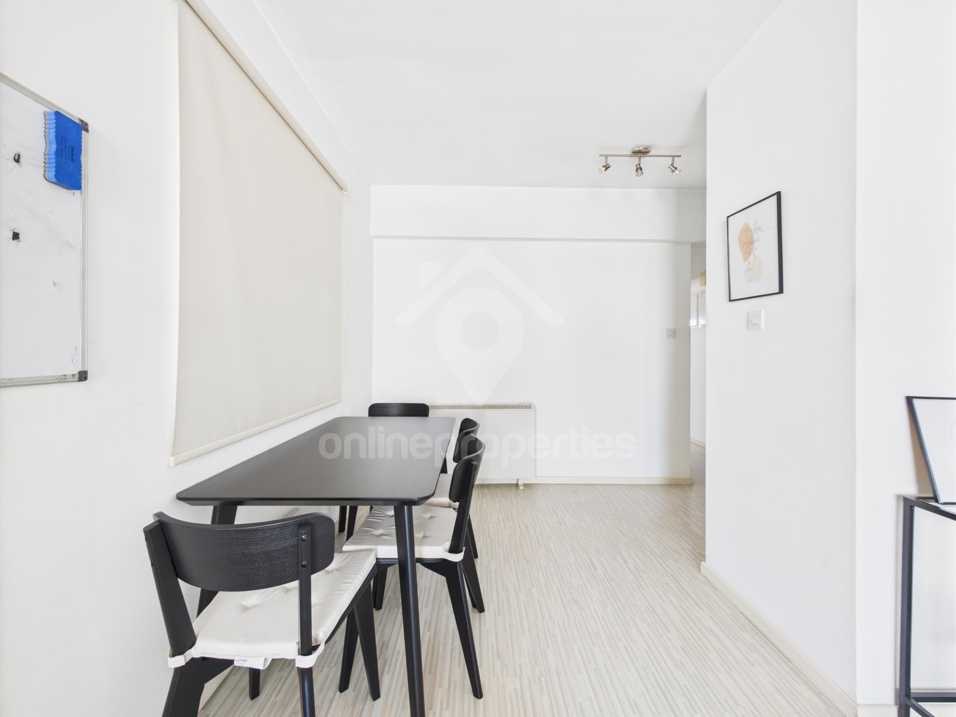 To change image, hover mouse over thumbnails below