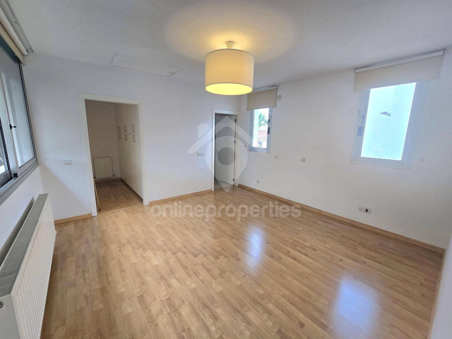 To change image, hover mouse over thumbnails below