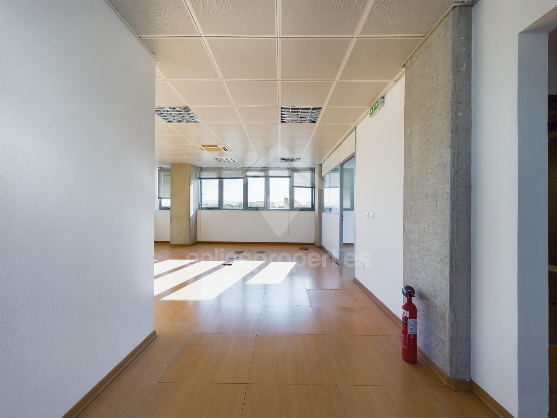 To change image, hover mouse over thumbnails below