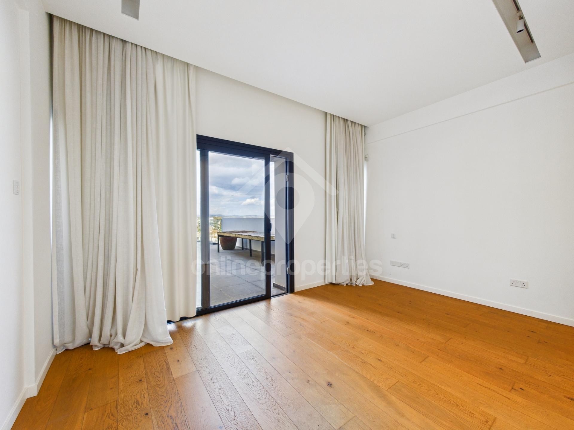 To change image, hover mouse over thumbnails below