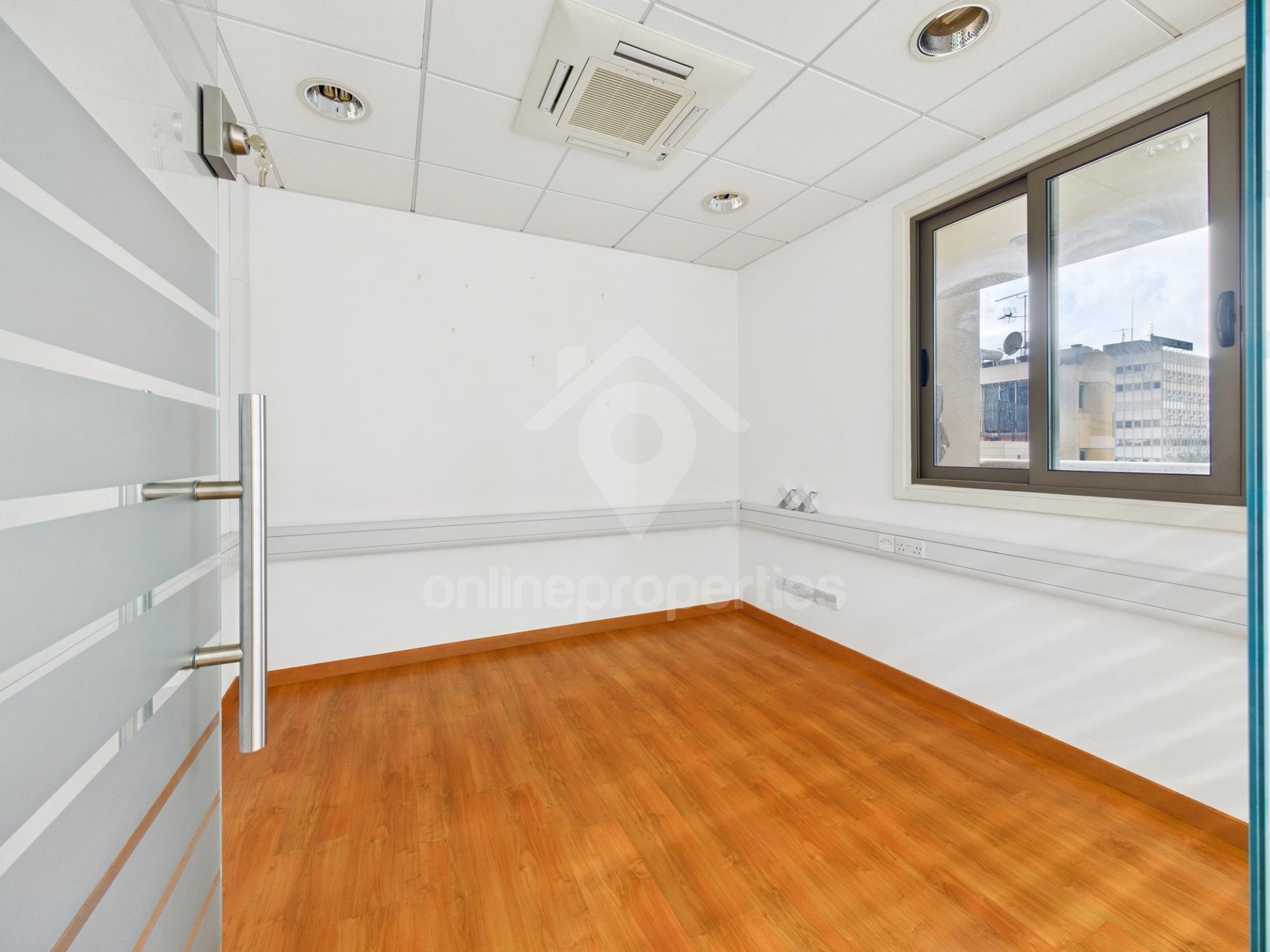 To change image, hover mouse over thumbnails below