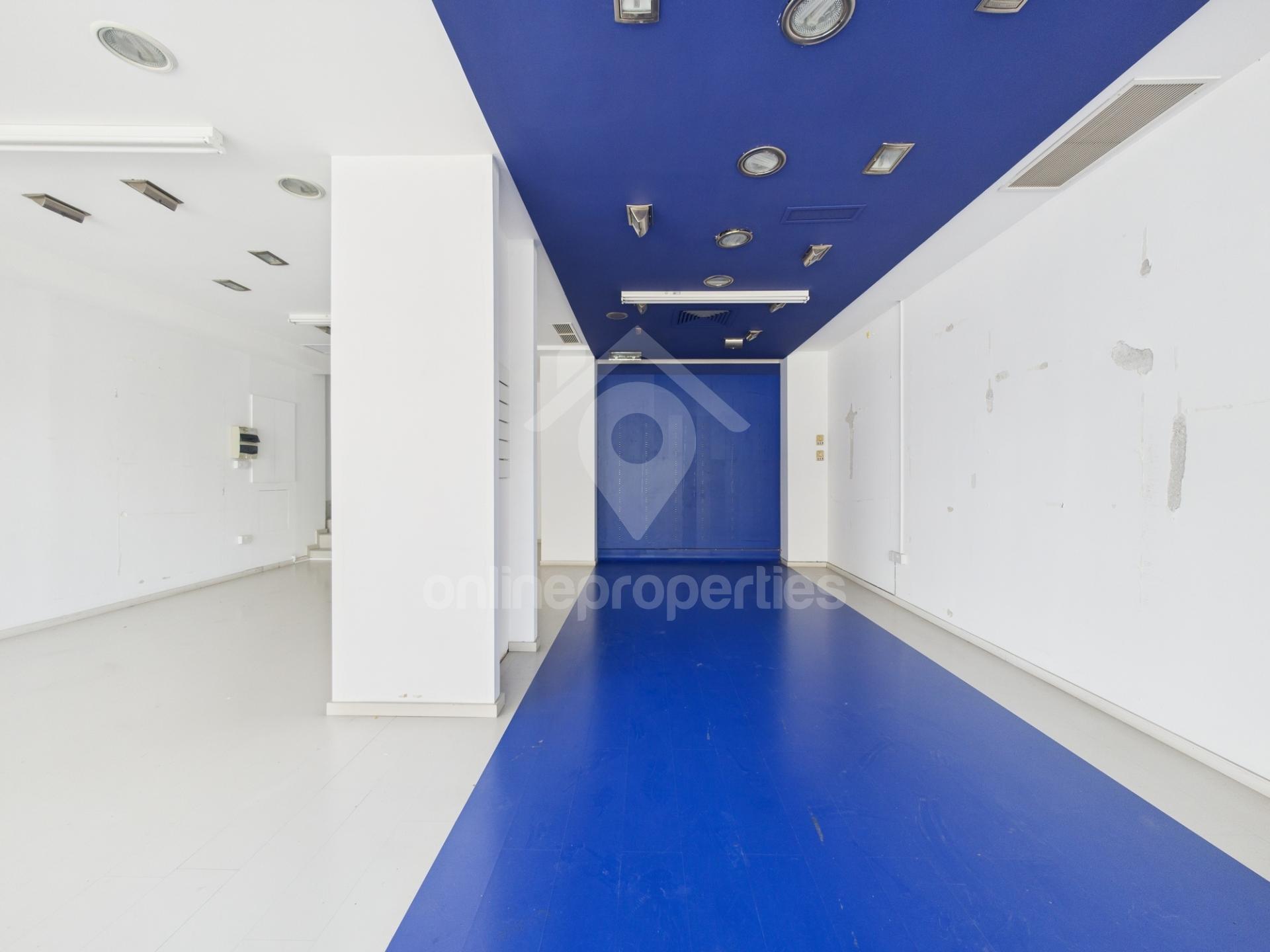 To change image, hover mouse over thumbnails below