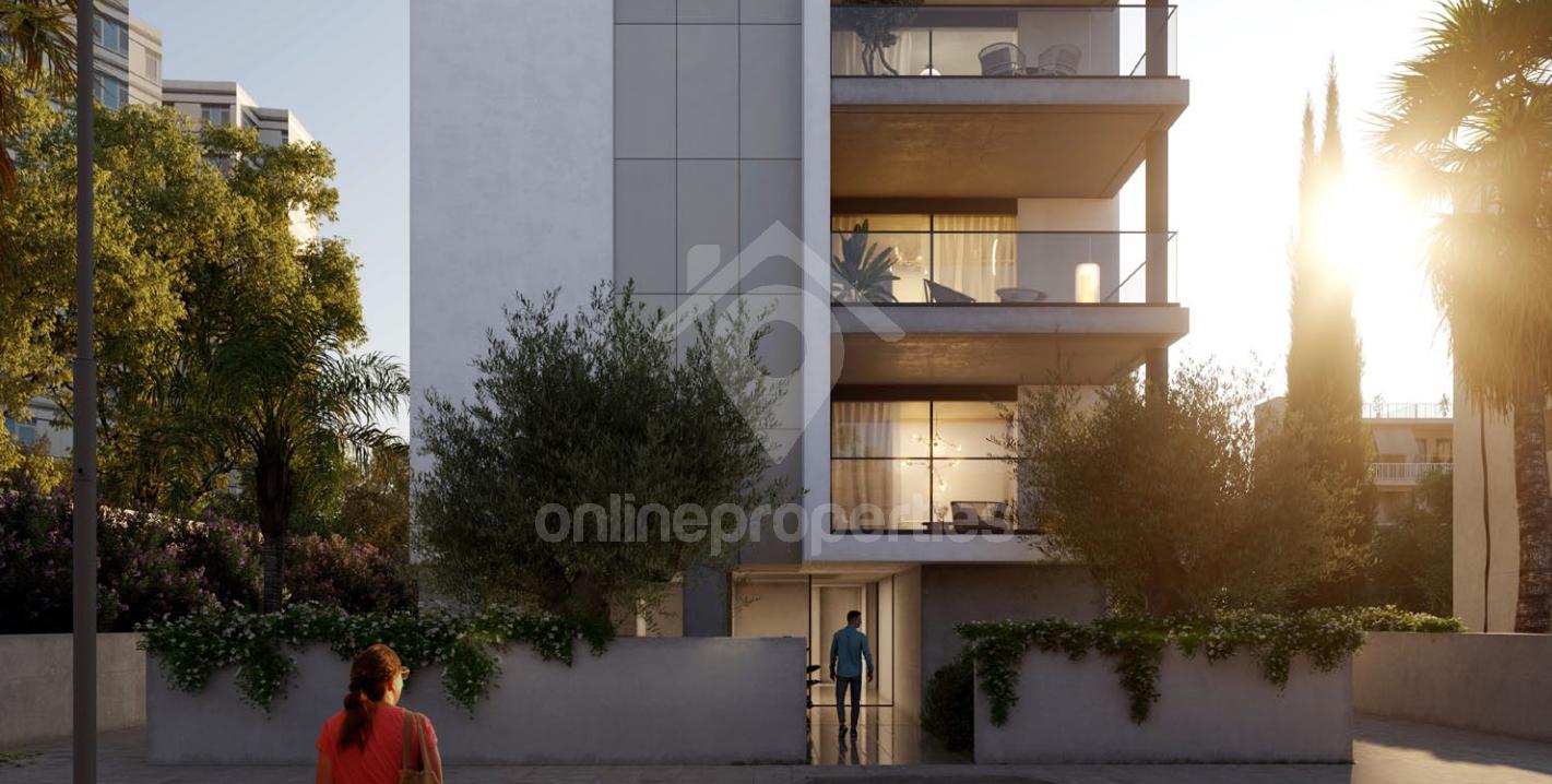 To change image, hover mouse over thumbnails below