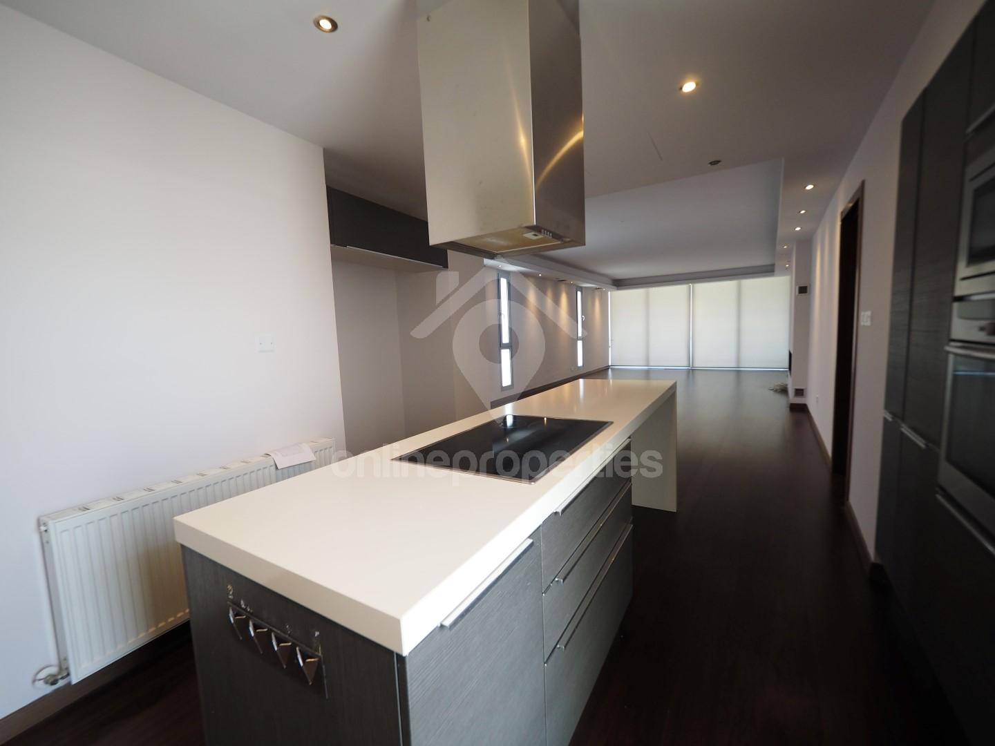 To change image, hover mouse over thumbnails below