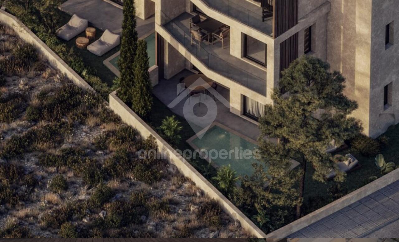 To change image, hover mouse over thumbnails below