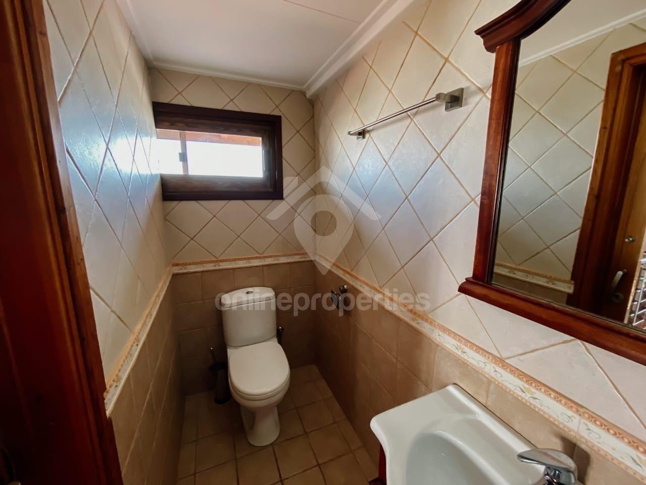 To change image, hover mouse over thumbnails below