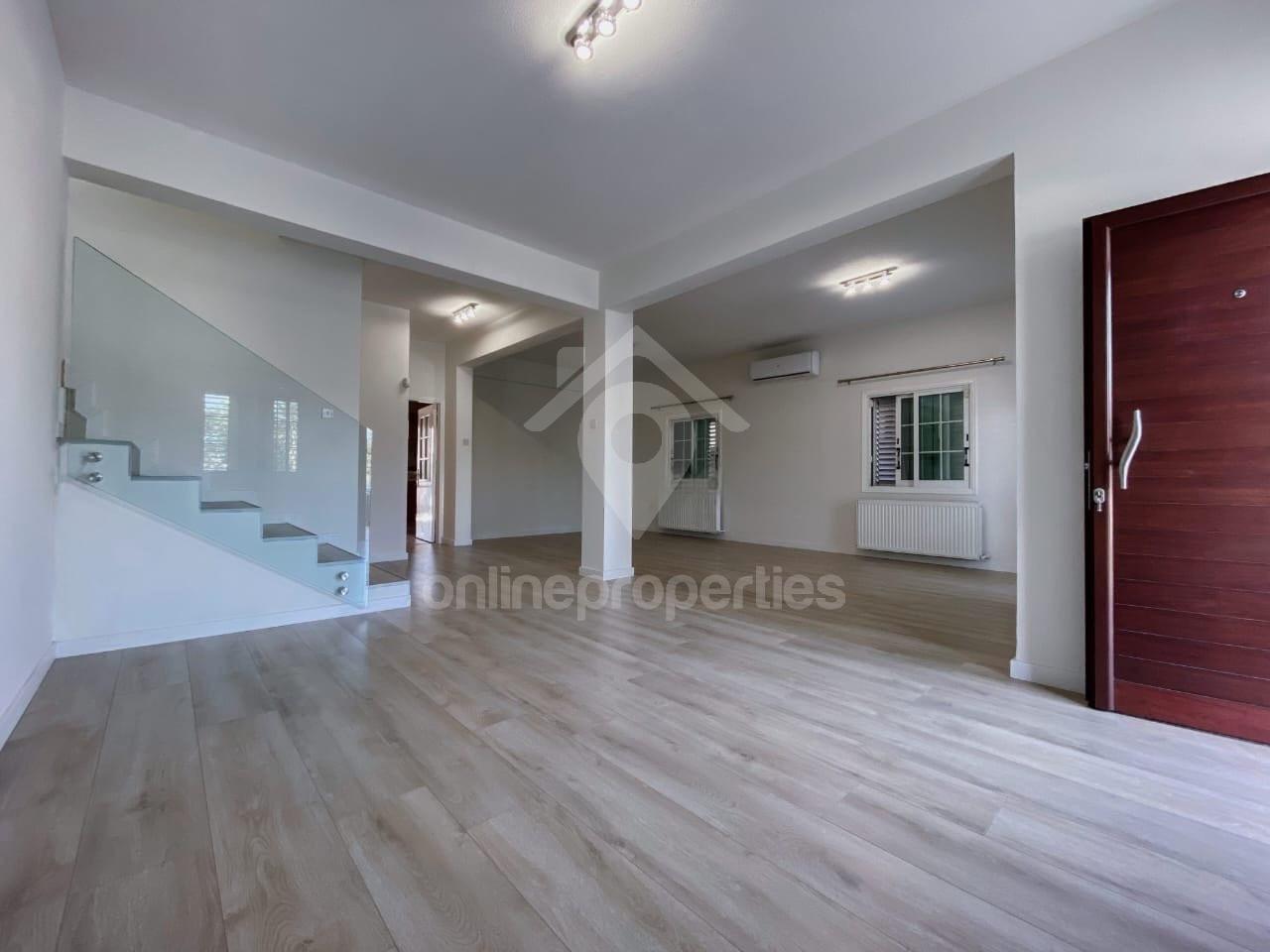 To change image, hover mouse over thumbnails below