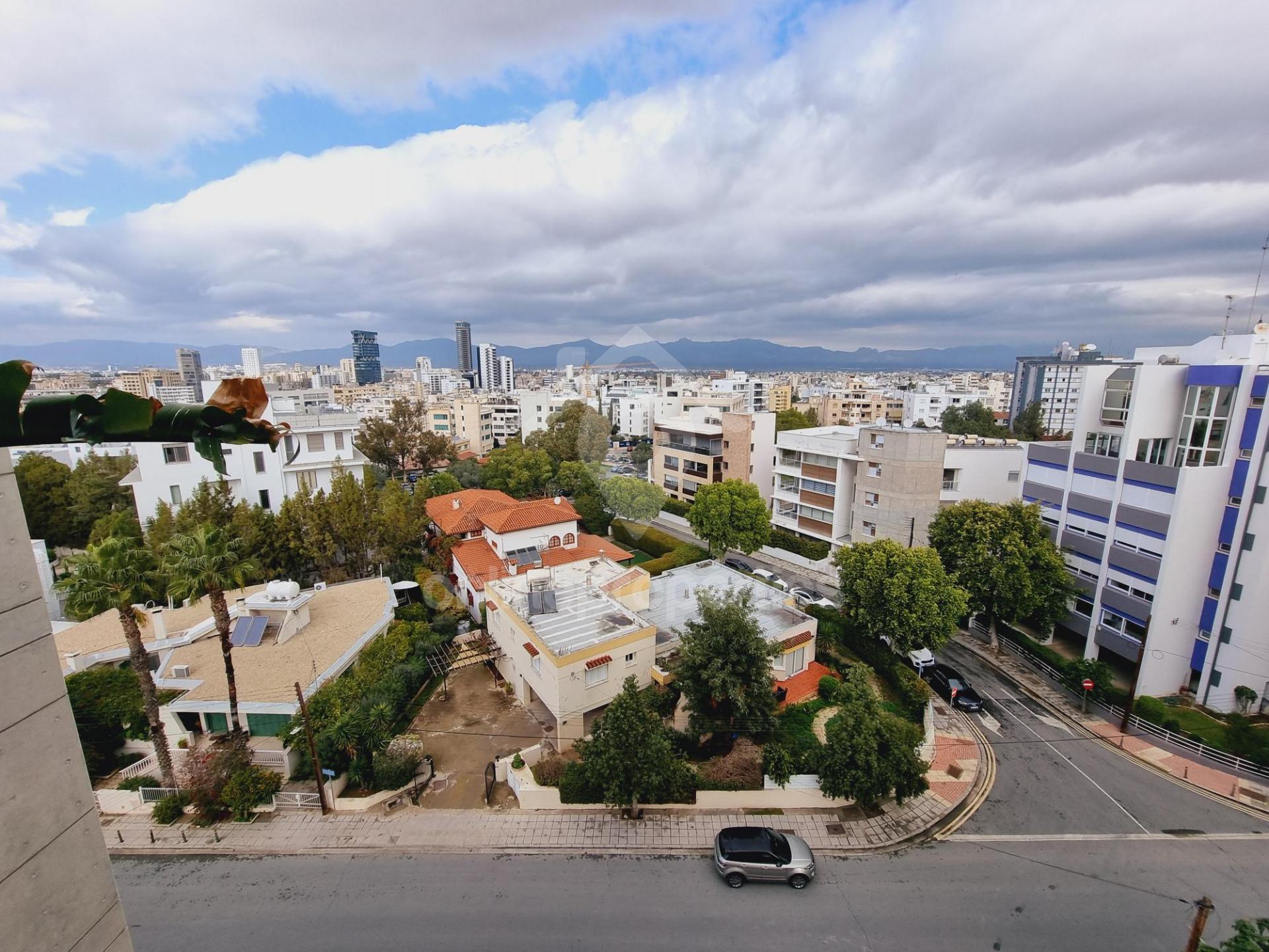 To change image, hover mouse over thumbnails below