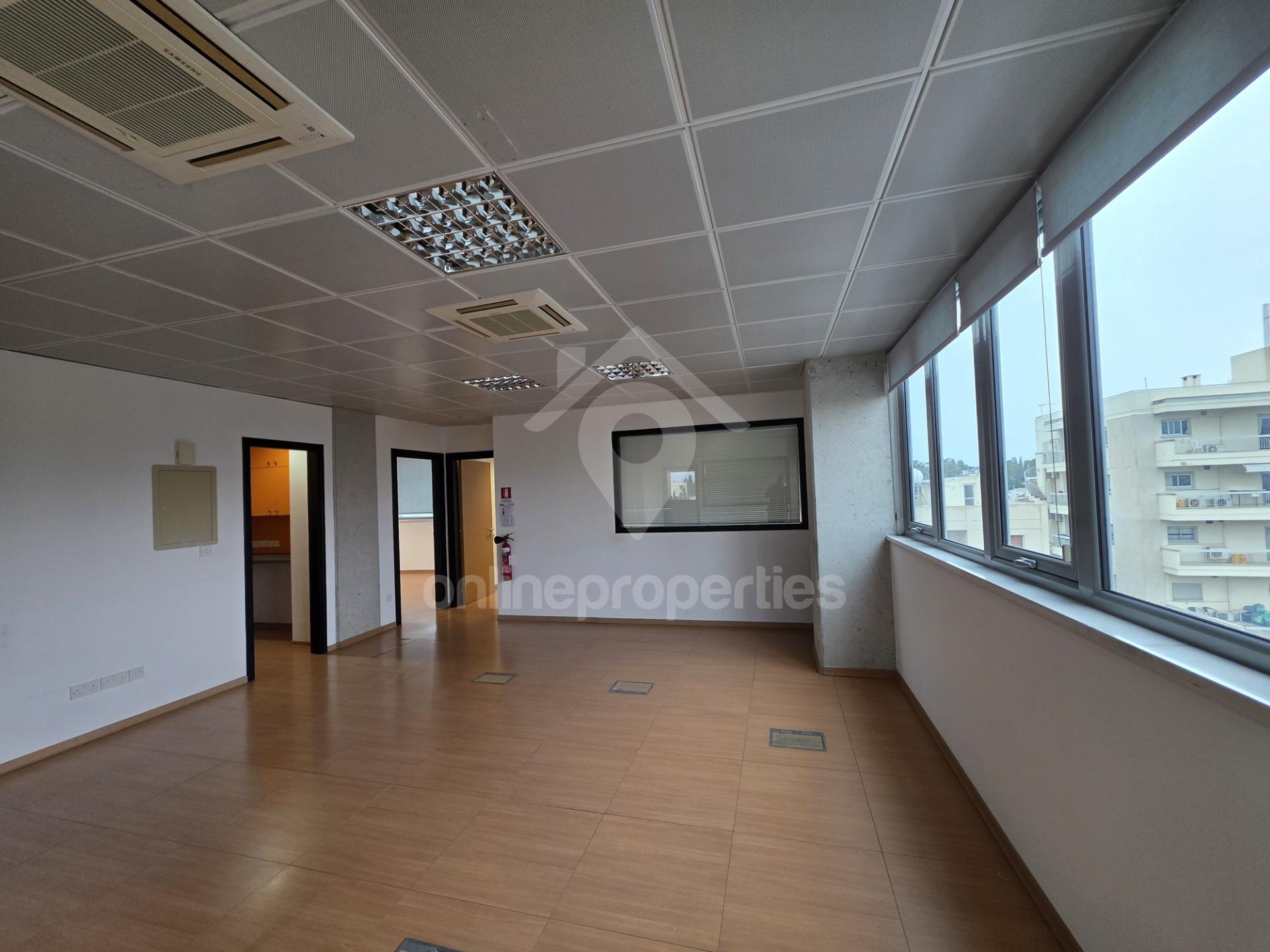 To change image, hover mouse over thumbnails below