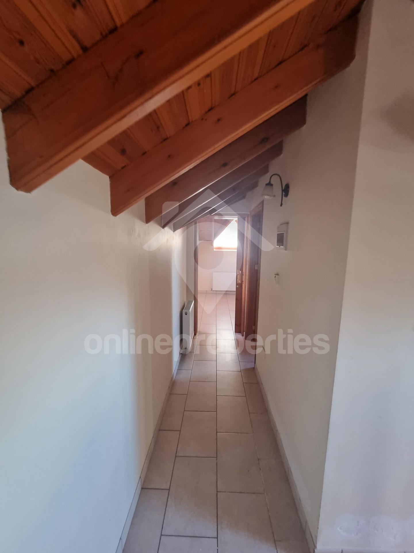 To change image, hover mouse over thumbnails below