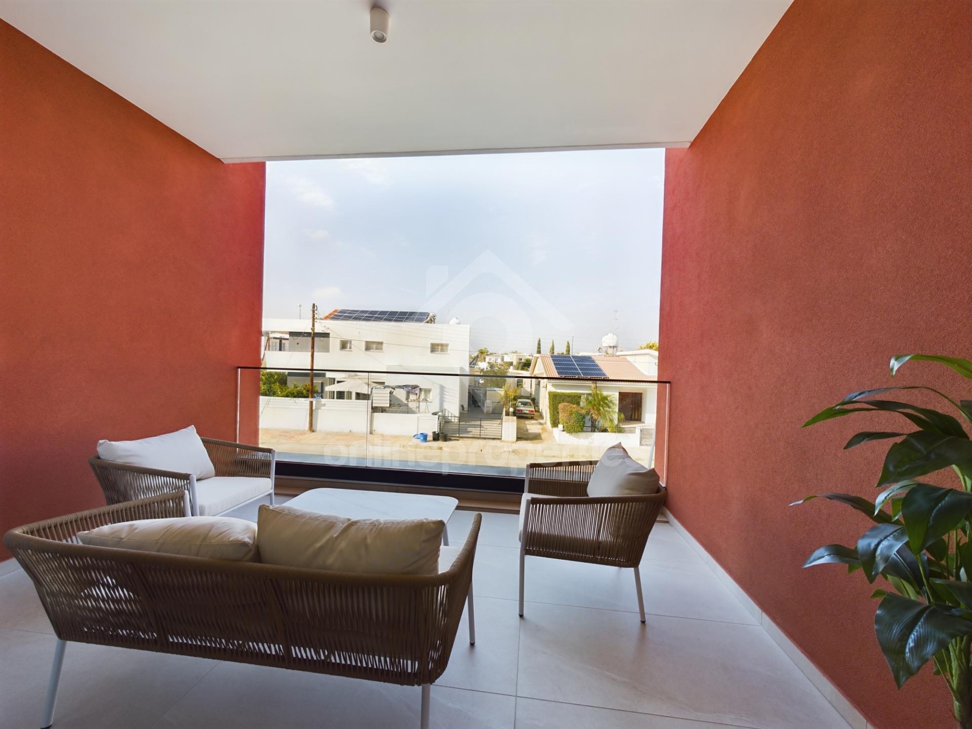 To change image, hover mouse over thumbnails below