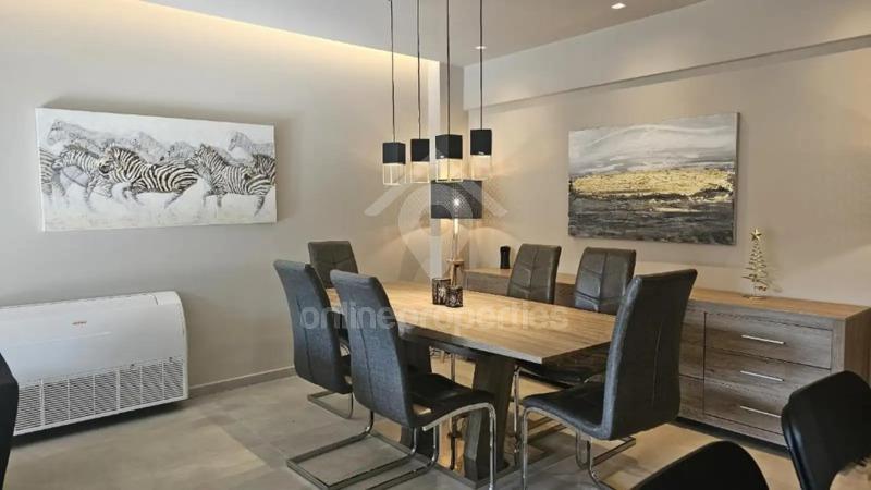 To change image, hover mouse over thumbnails below