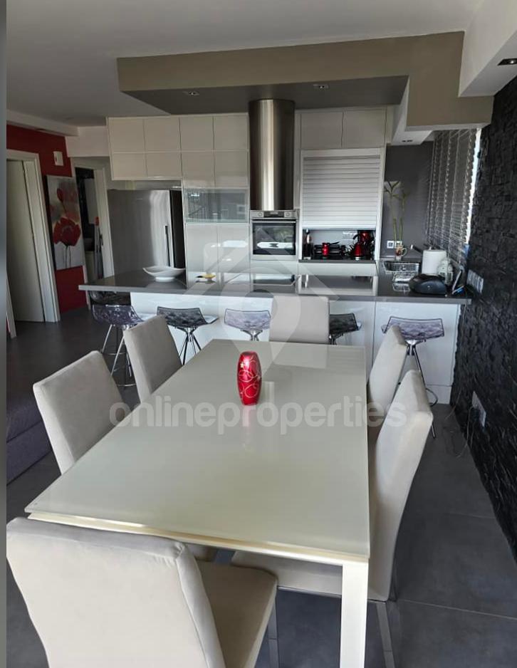 To change image, hover mouse over thumbnails below