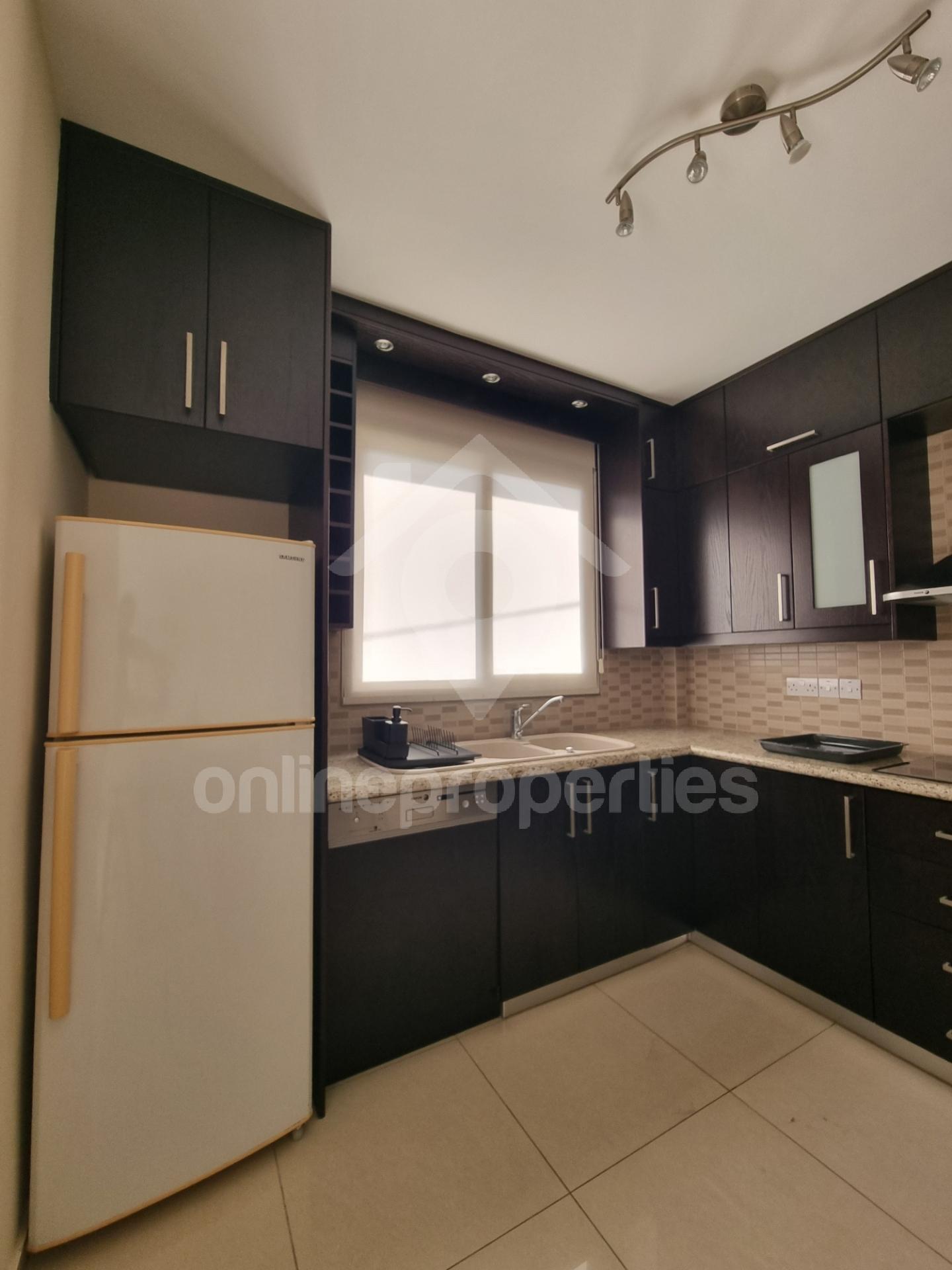 To change image, hover mouse over thumbnails below