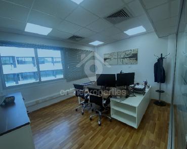 To change image, hover mouse over thumbnails below