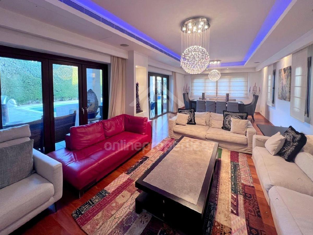 To change image, hover mouse over thumbnails below