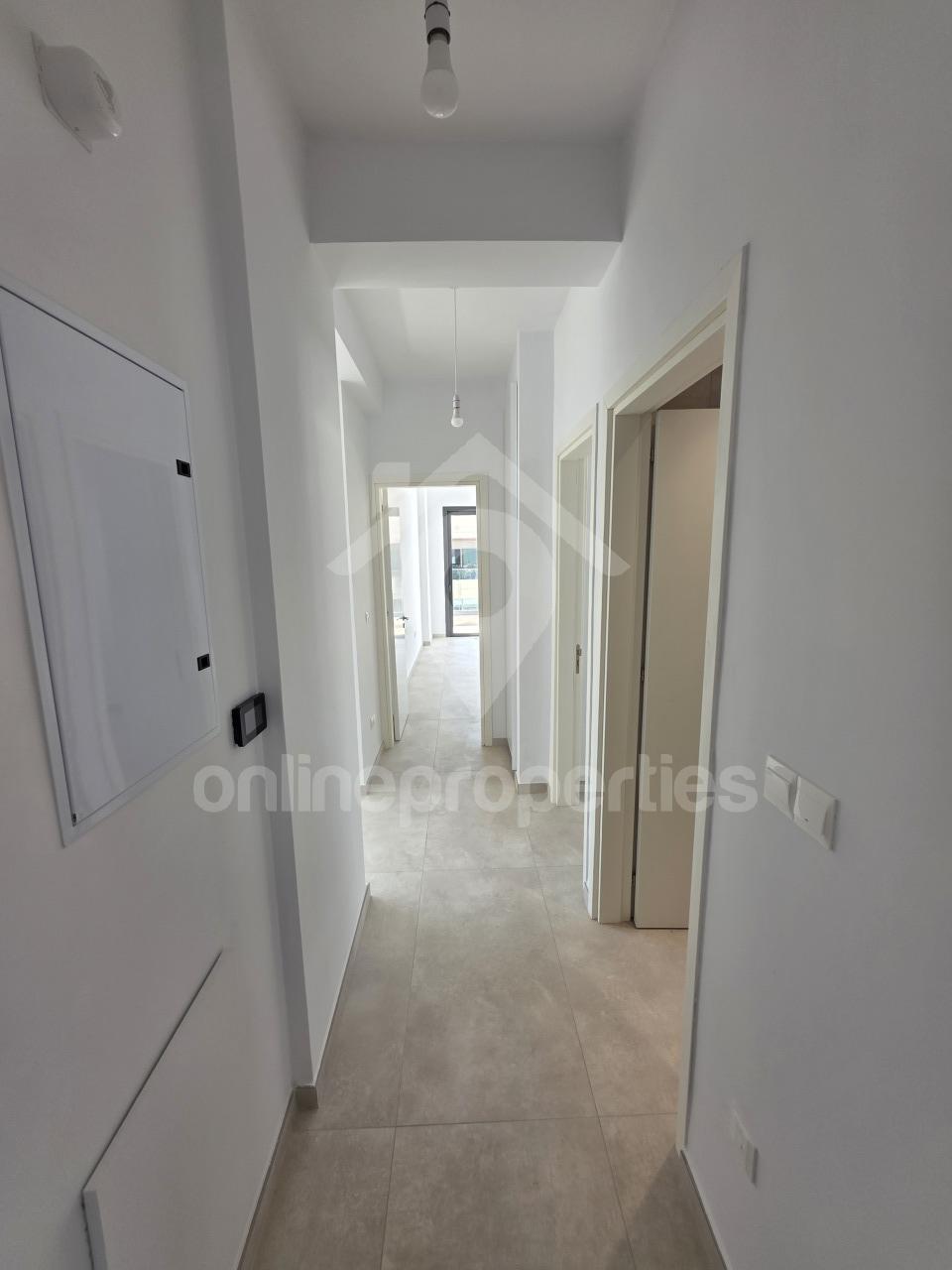 To change image, hover mouse over thumbnails below