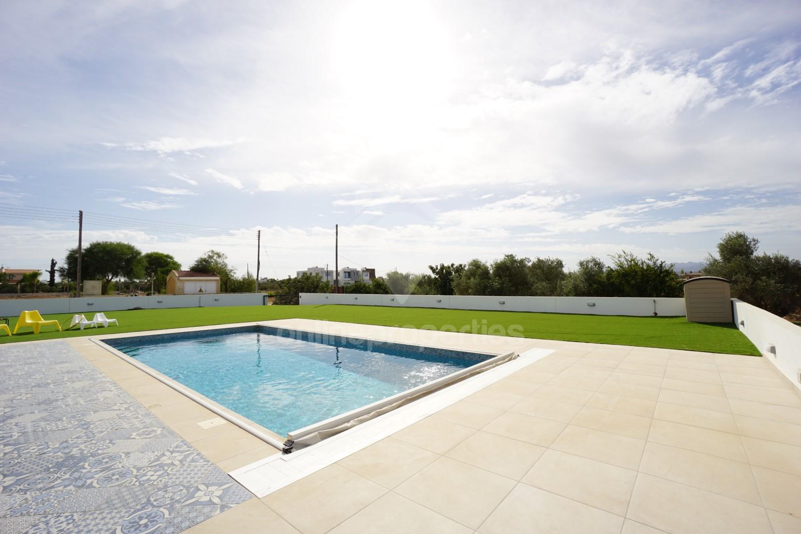 To change image, hover mouse over thumbnails below