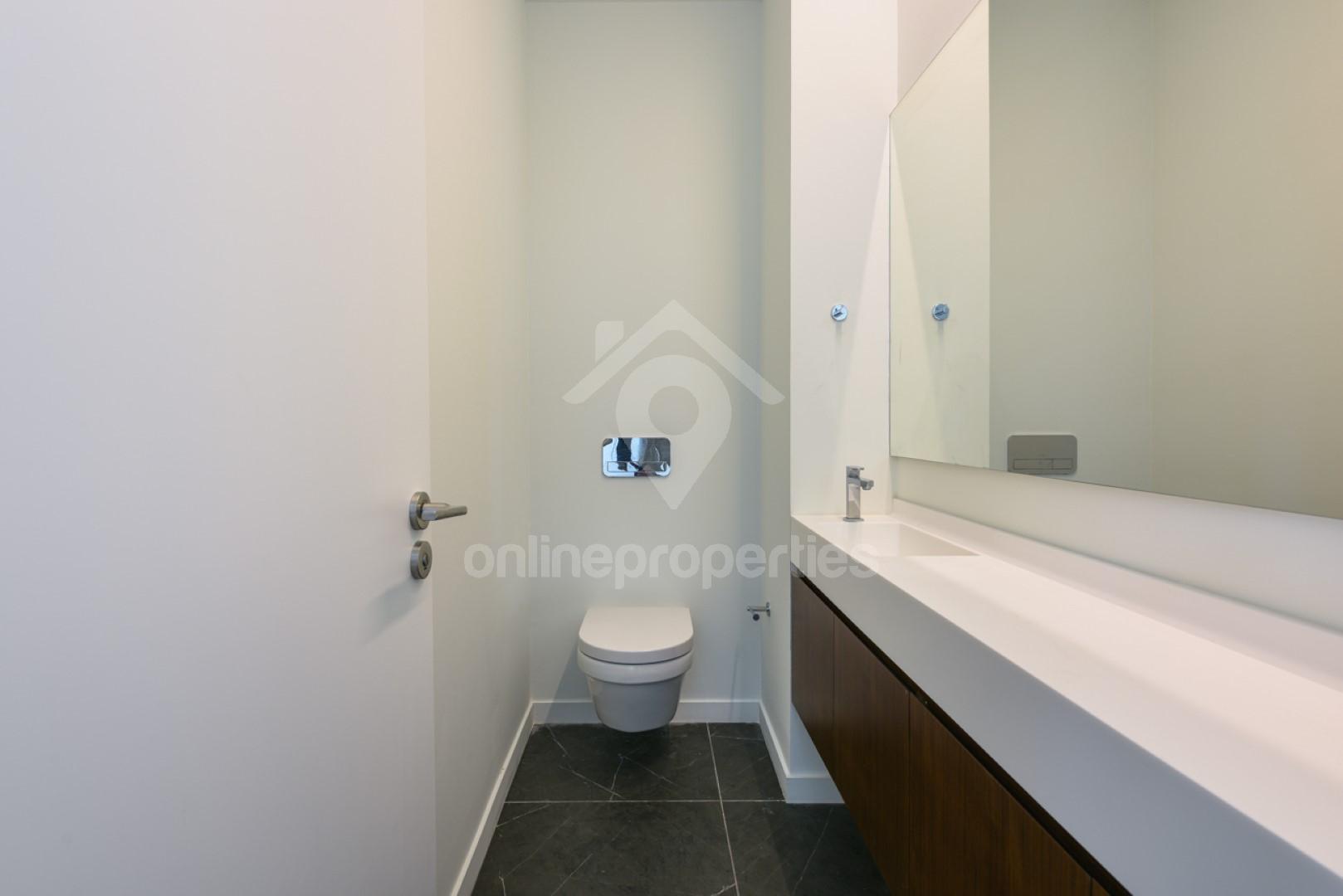 To change image, hover mouse over thumbnails below