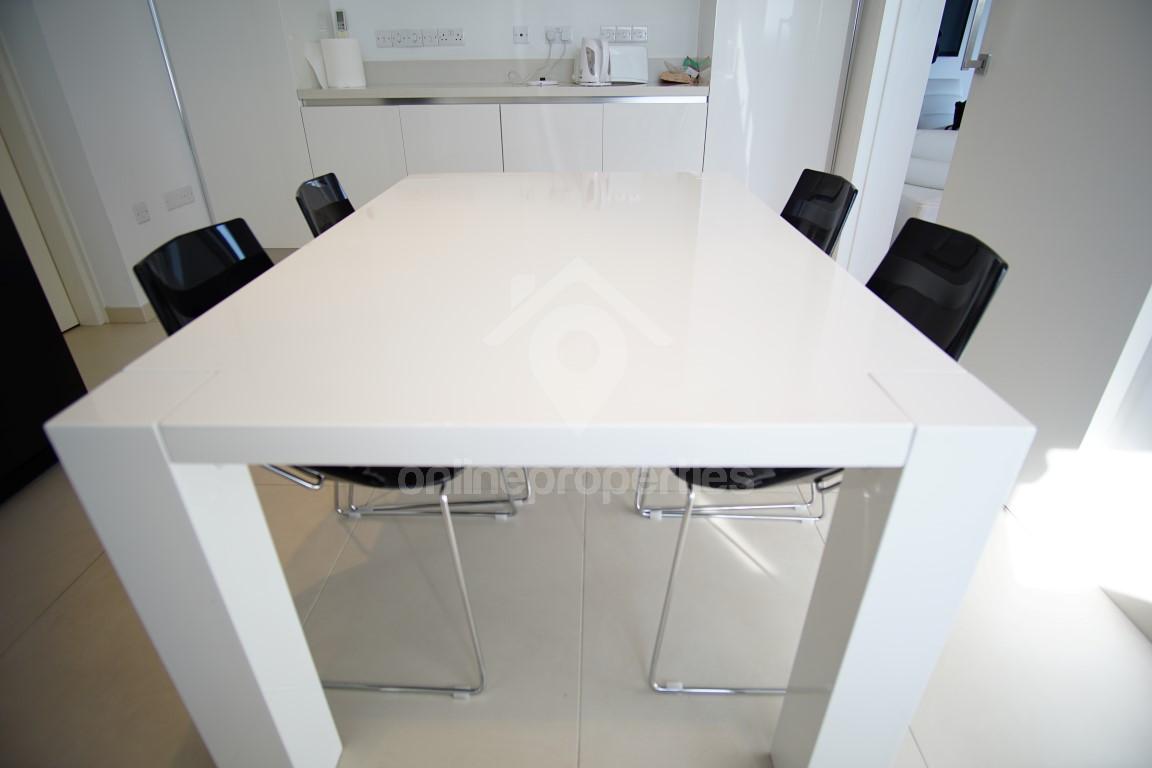 To change image, hover mouse over thumbnails below