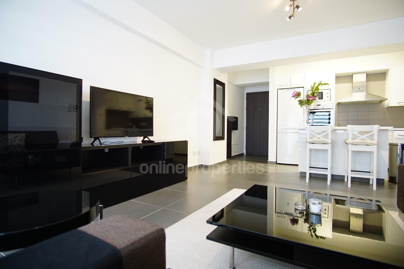 To change image, hover mouse over thumbnails below