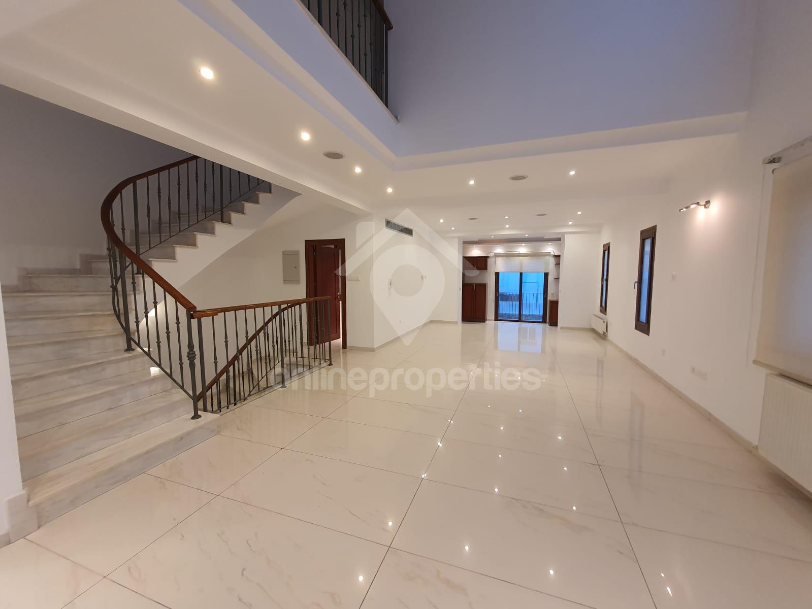 To change image, hover mouse over thumbnails below