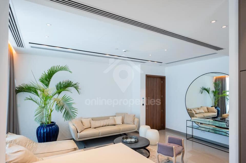 To change image, hover mouse over thumbnails below