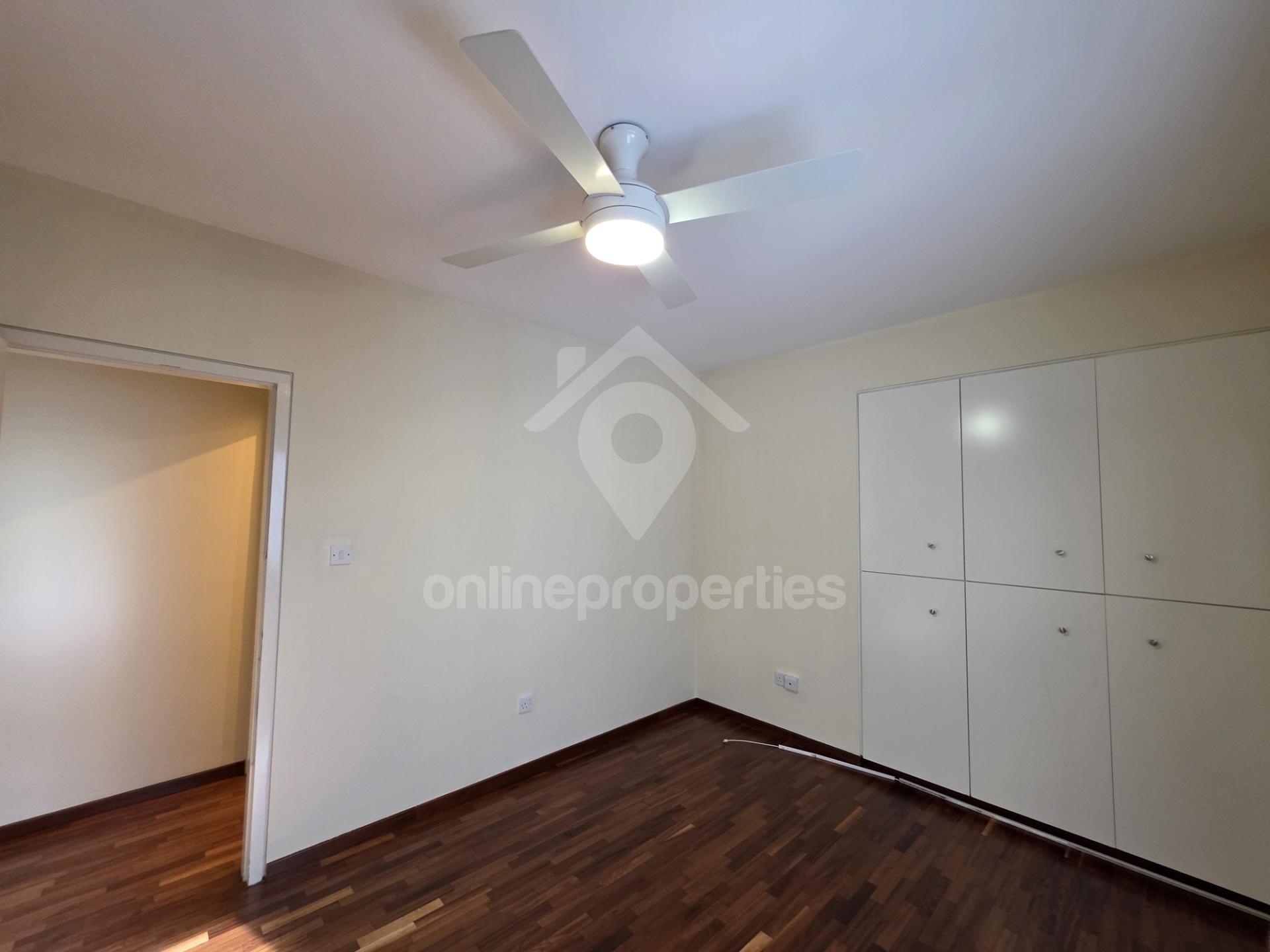 To change image, hover mouse over thumbnails below