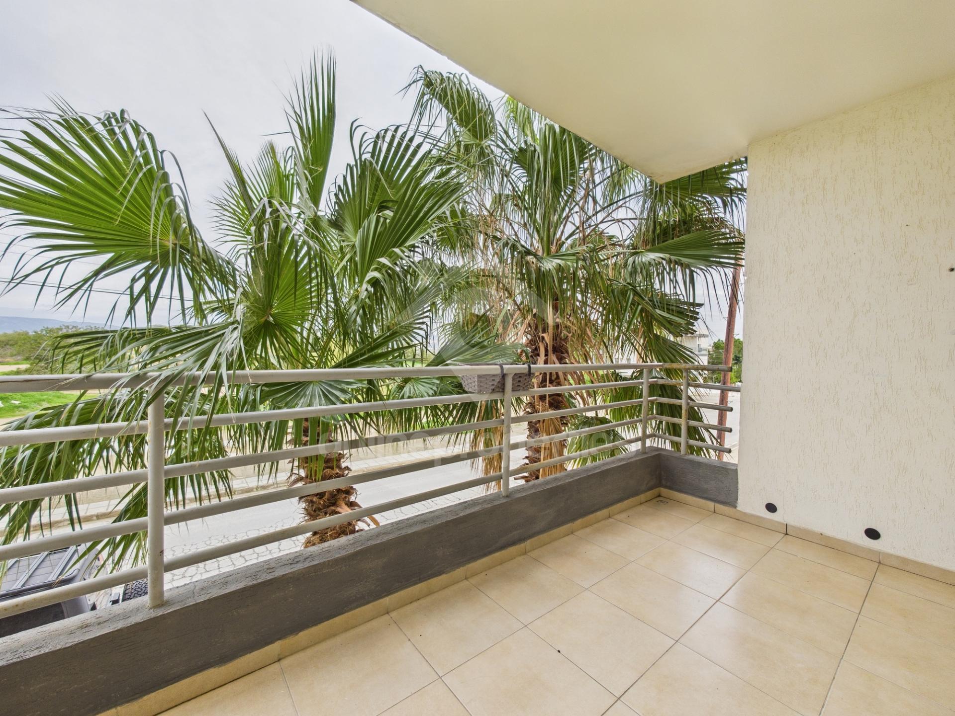 To change image, hover mouse over thumbnails below