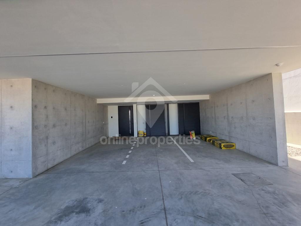 To change image, hover mouse over thumbnails below