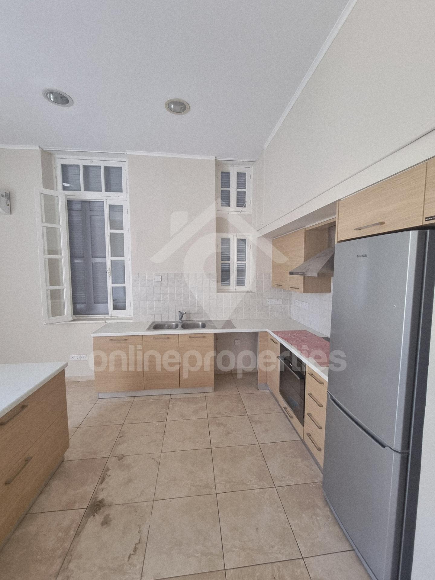 To change image, hover mouse over thumbnails below