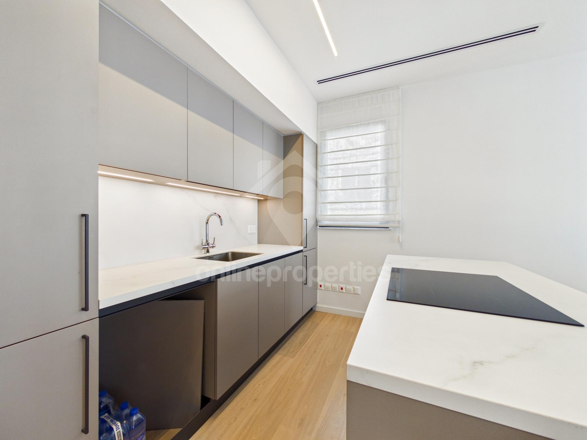 To change image, hover mouse over thumbnails below