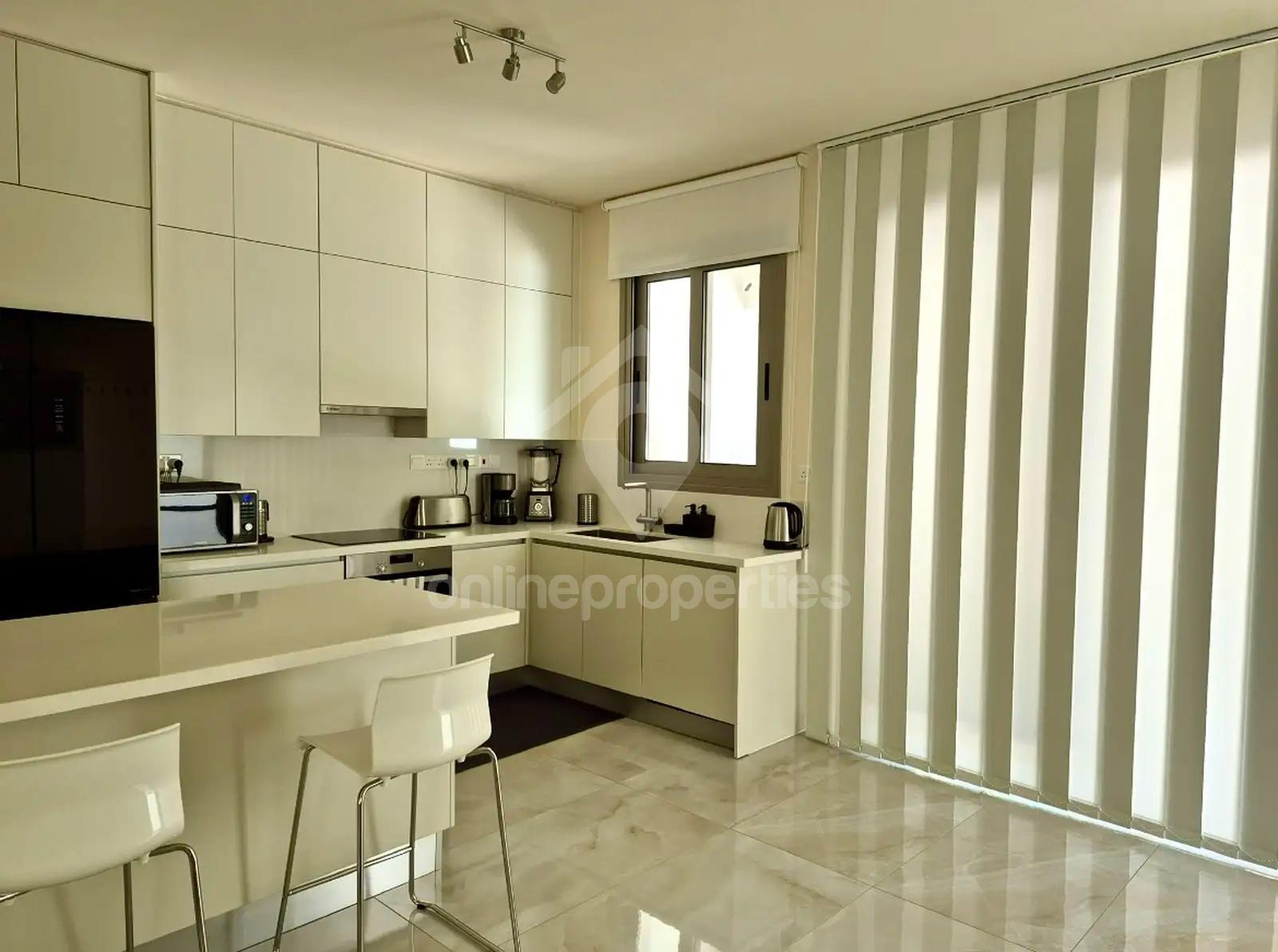 To change image, hover mouse over thumbnails below