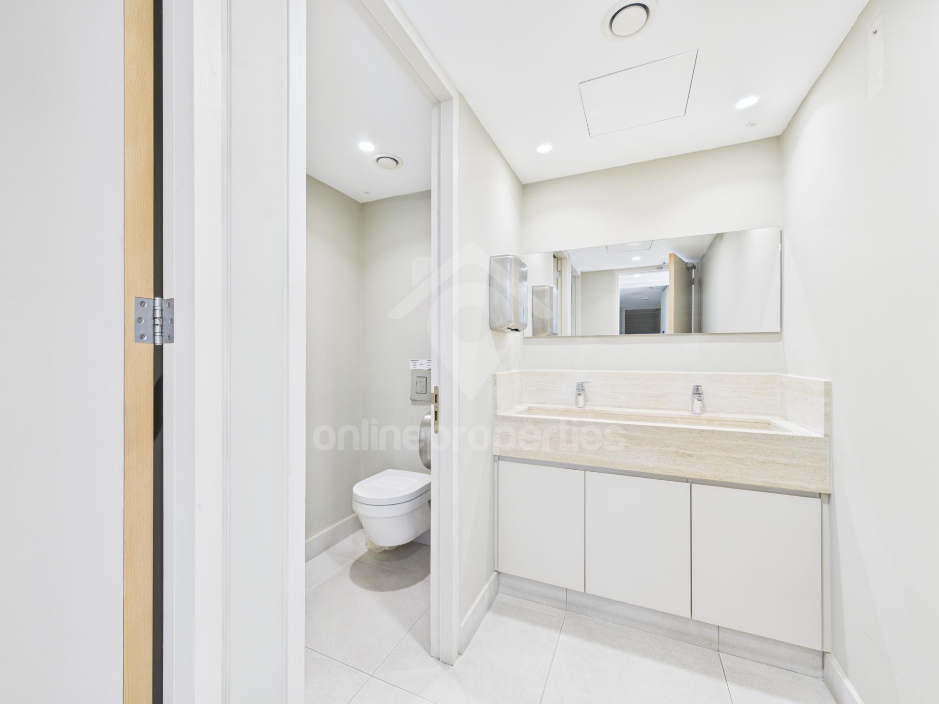 To change image, hover mouse over thumbnails below