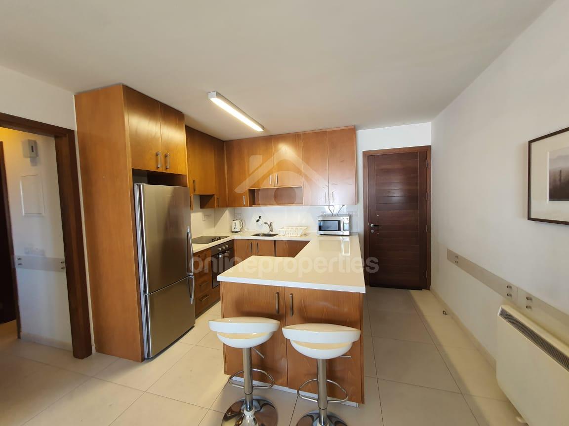 To change image, hover mouse over thumbnails below