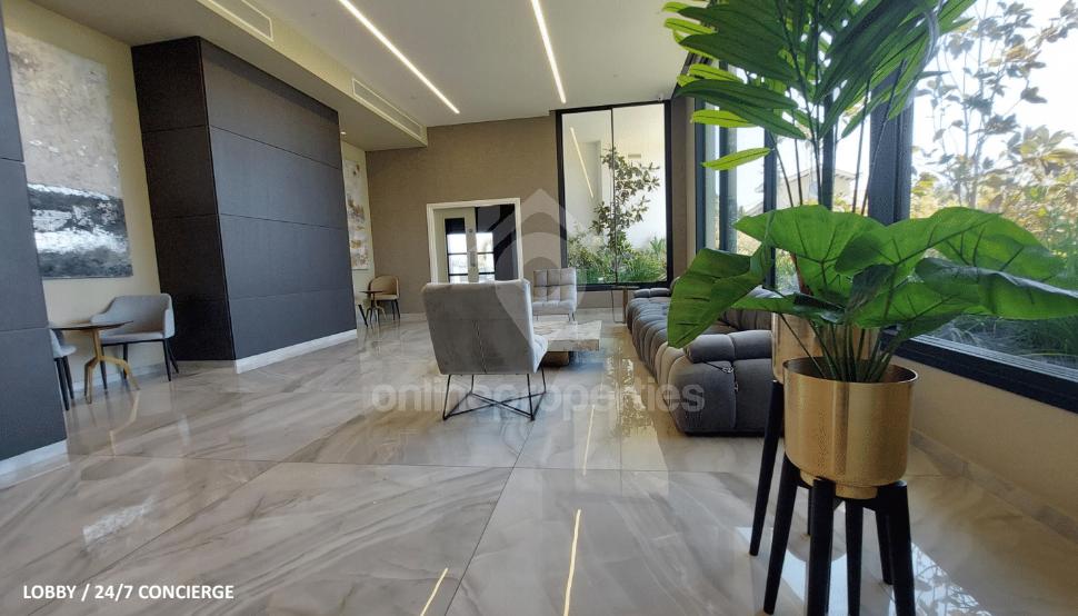 To change image, hover mouse over thumbnails below