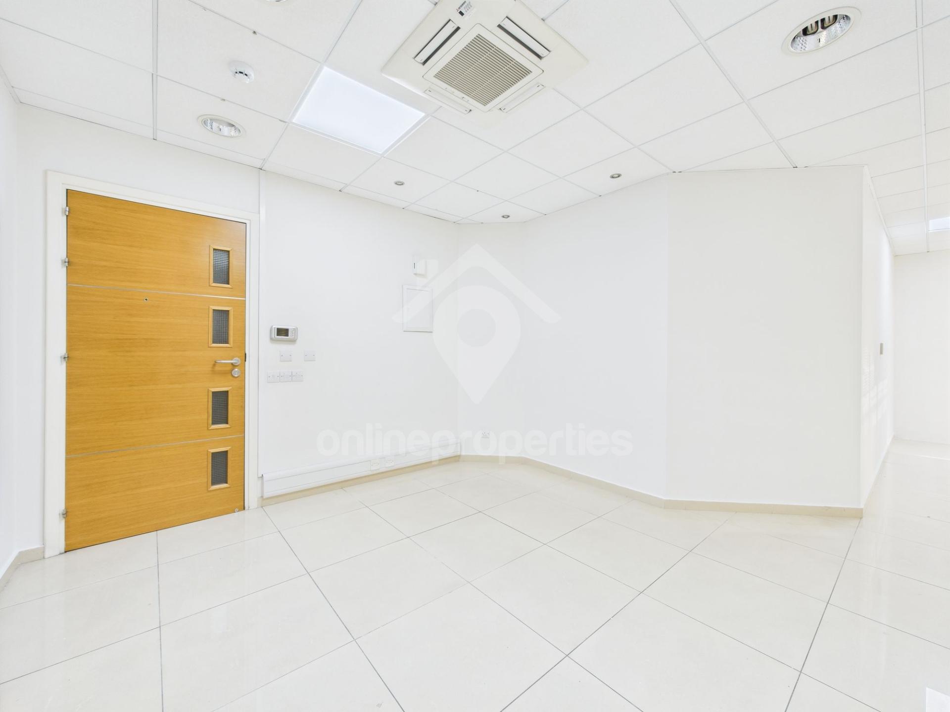 To change image, hover mouse over thumbnails below