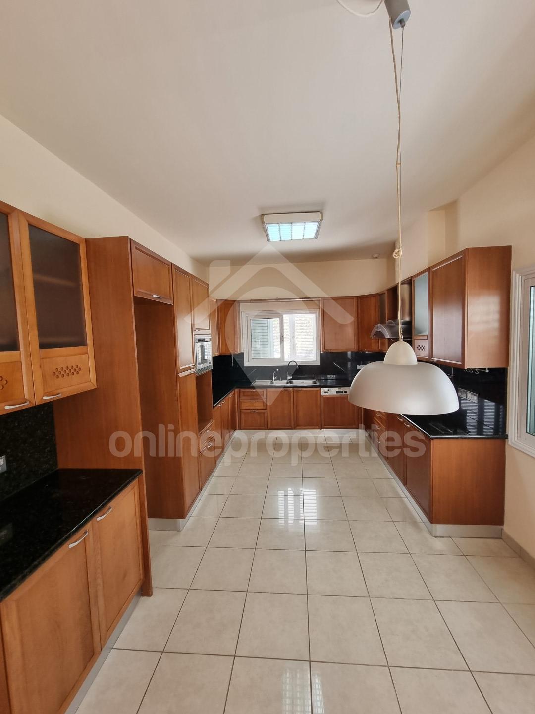 To change image, hover mouse over thumbnails below